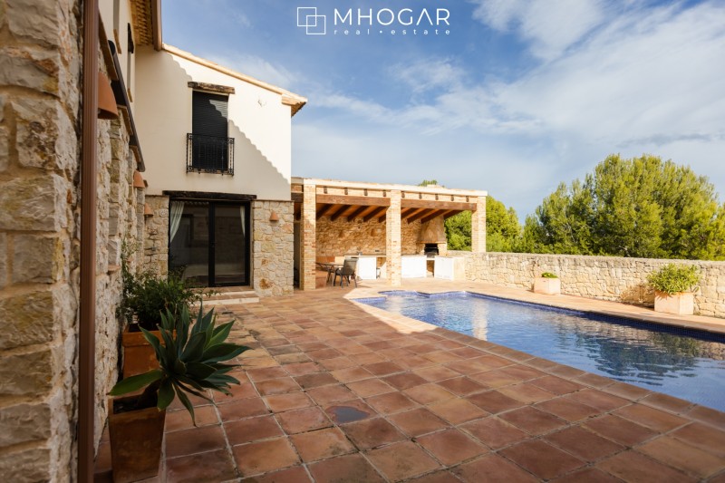 Rústica Elegancia - Casa de Campo a la venta en Benissa!